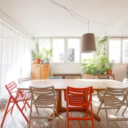 Nice 173M Loft Style In Paris!